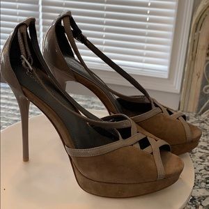 CALVIN KLEIN size 8 strapped velvet heels